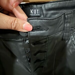 Kut from the Kloth woman faux leather skinny pants - 29’inseam